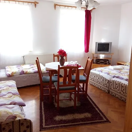 Vivien Panzio * Zalaegerszeg