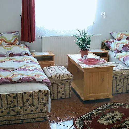 לינה וארוחת בוקר Vivien Panzio *